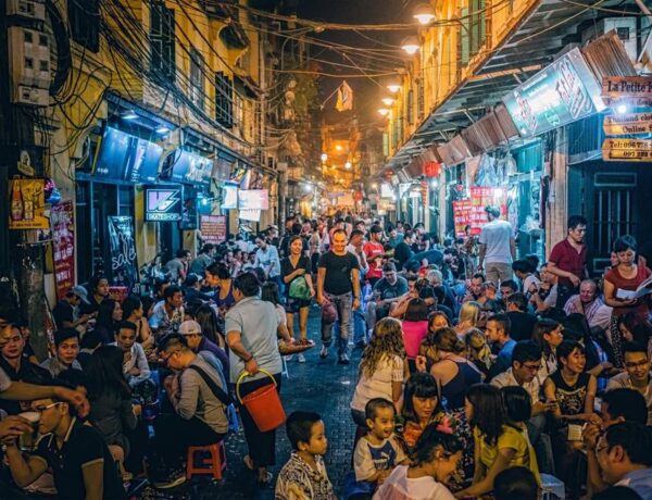 bia hoi vietnam drinking culture