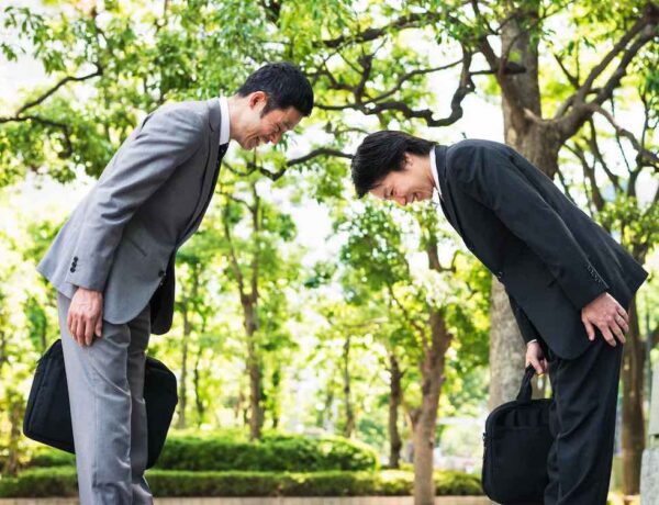 japanese bowing greeting customs